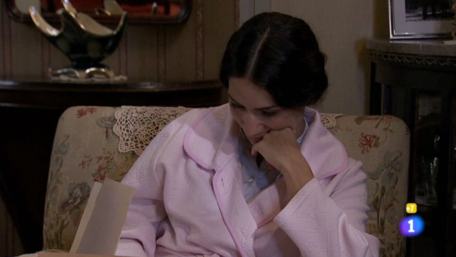 Amar - Manolita recuerda con melancolía el tiempo pasado