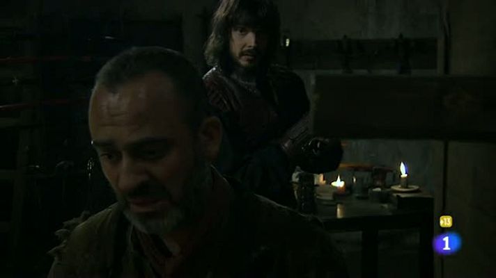 Águila Roja - Sátur deja a Cipri inconsciente