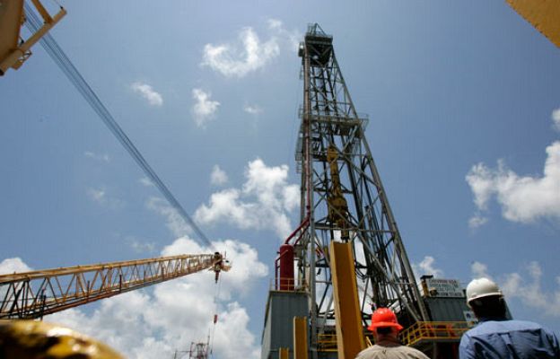  - El petróleo alcanza un nuevo récord