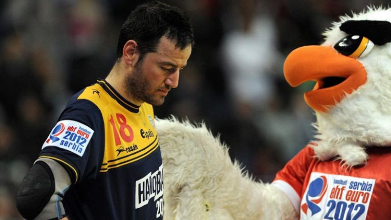 El lateral de la selección española de balonmano habla para TVE la víspera de la final de consolación del Europeo de Serbia. España se mide a Croacia.