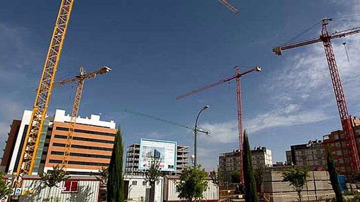 Informativo 24h - España crece un 0,7% en 2011