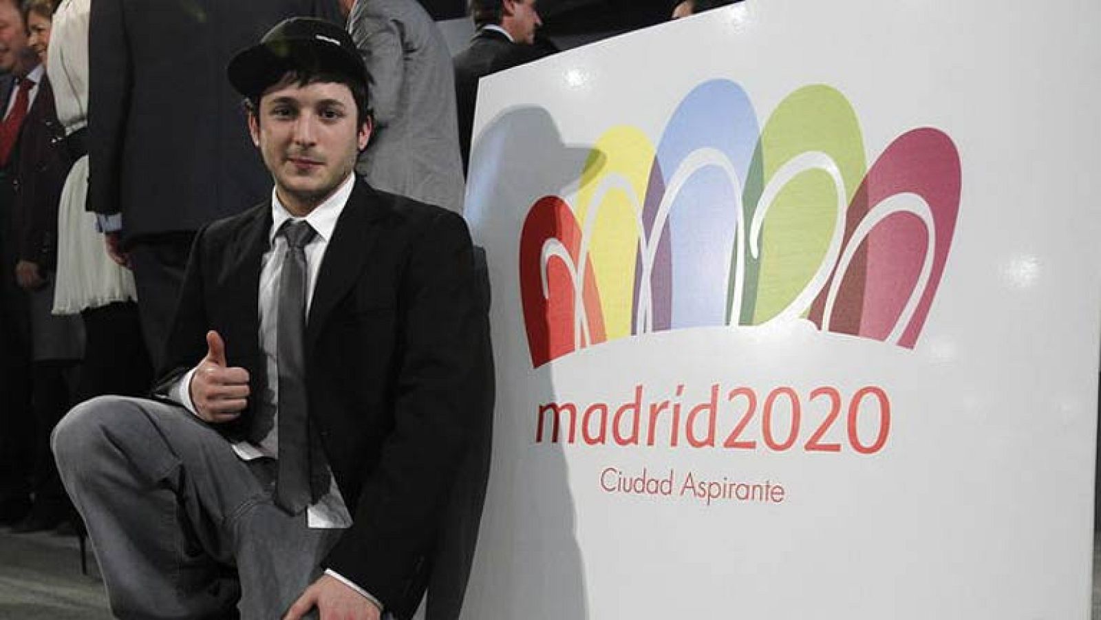 El autor del logotipo: "Sabía que habría cambios" | Ver