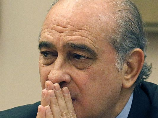  - El ministro del Interior anuncia una política de reinserción "individual" para los presos de ETA