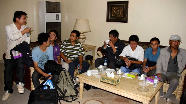 Telediario 1 - Liberan a los veinticinco trabajadores chinos secuestrados en Egipto