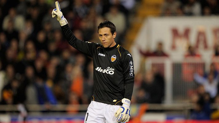 Telediario 1 - El 'parapenaltis' Alves frena a Messi