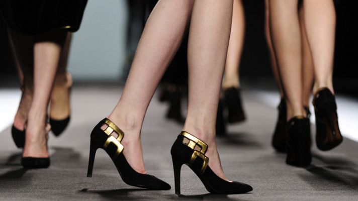  - Desfile íntegro de Miguel Palacio