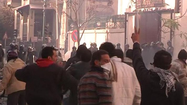 Telediario 1 - Continúa la tensión en Egipto