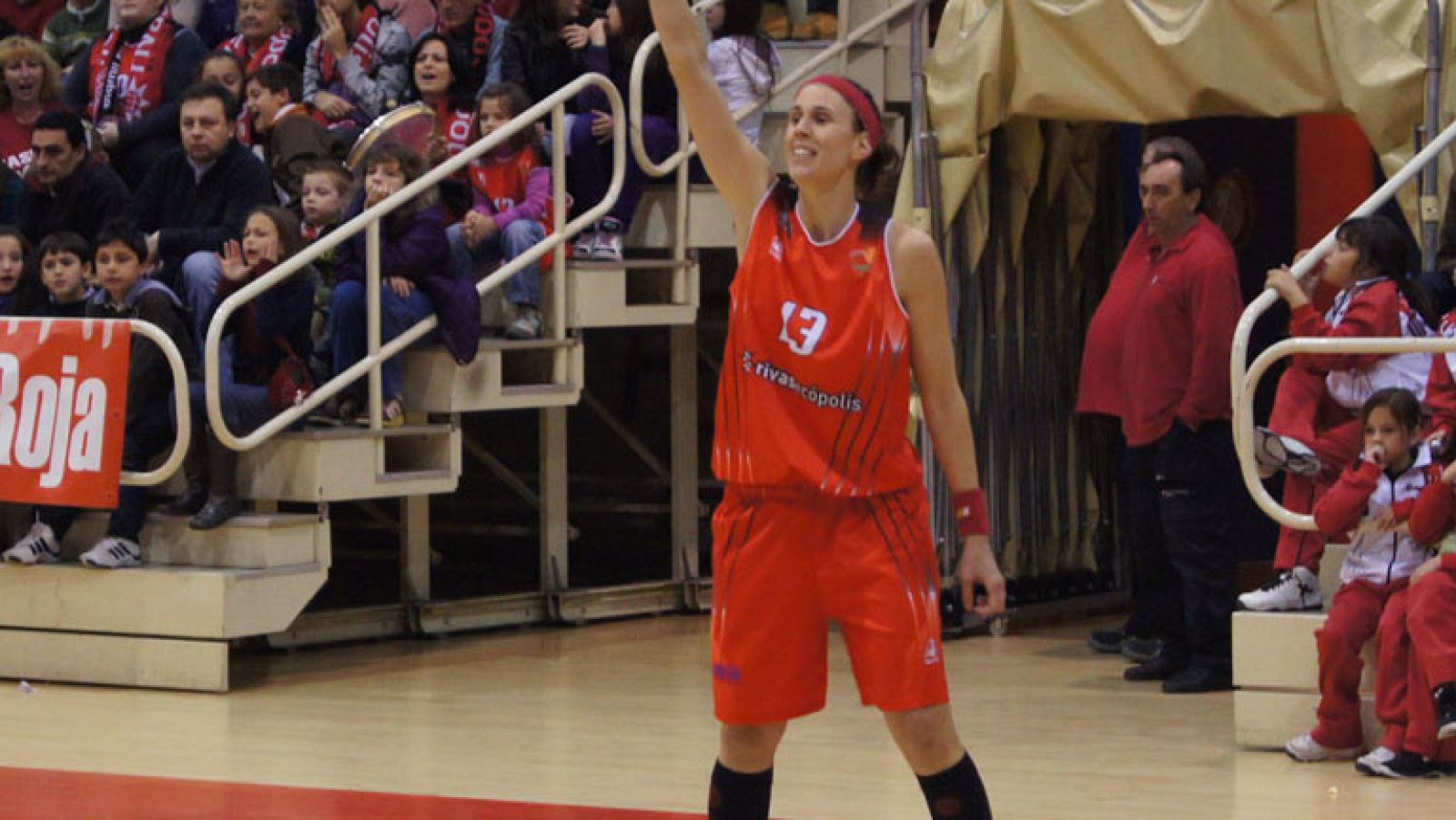 La magia de Amaya Valdemoro regresa a las pistas