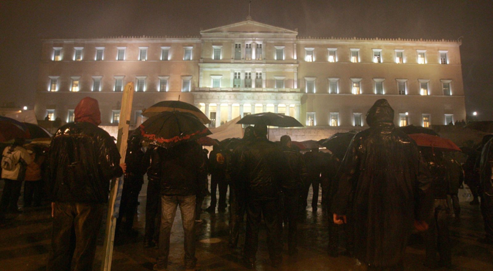 Grecia decide nuevos ajustes en otra jornada de huelga general | Ver