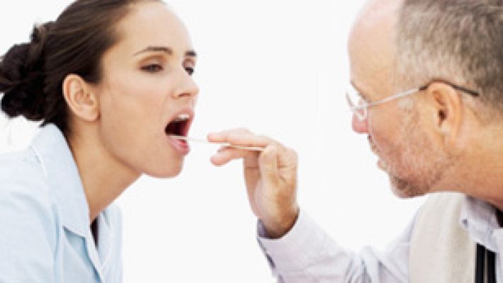 La mañana - Dolor de oídos y de garganta