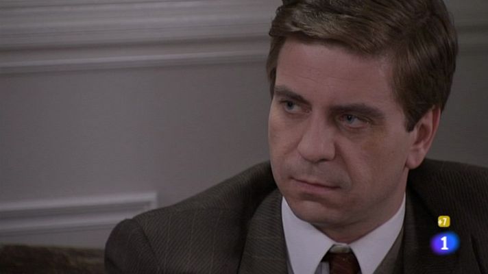 Amar en tiempos revueltos - Héctor no ha podido olvidar a Tere