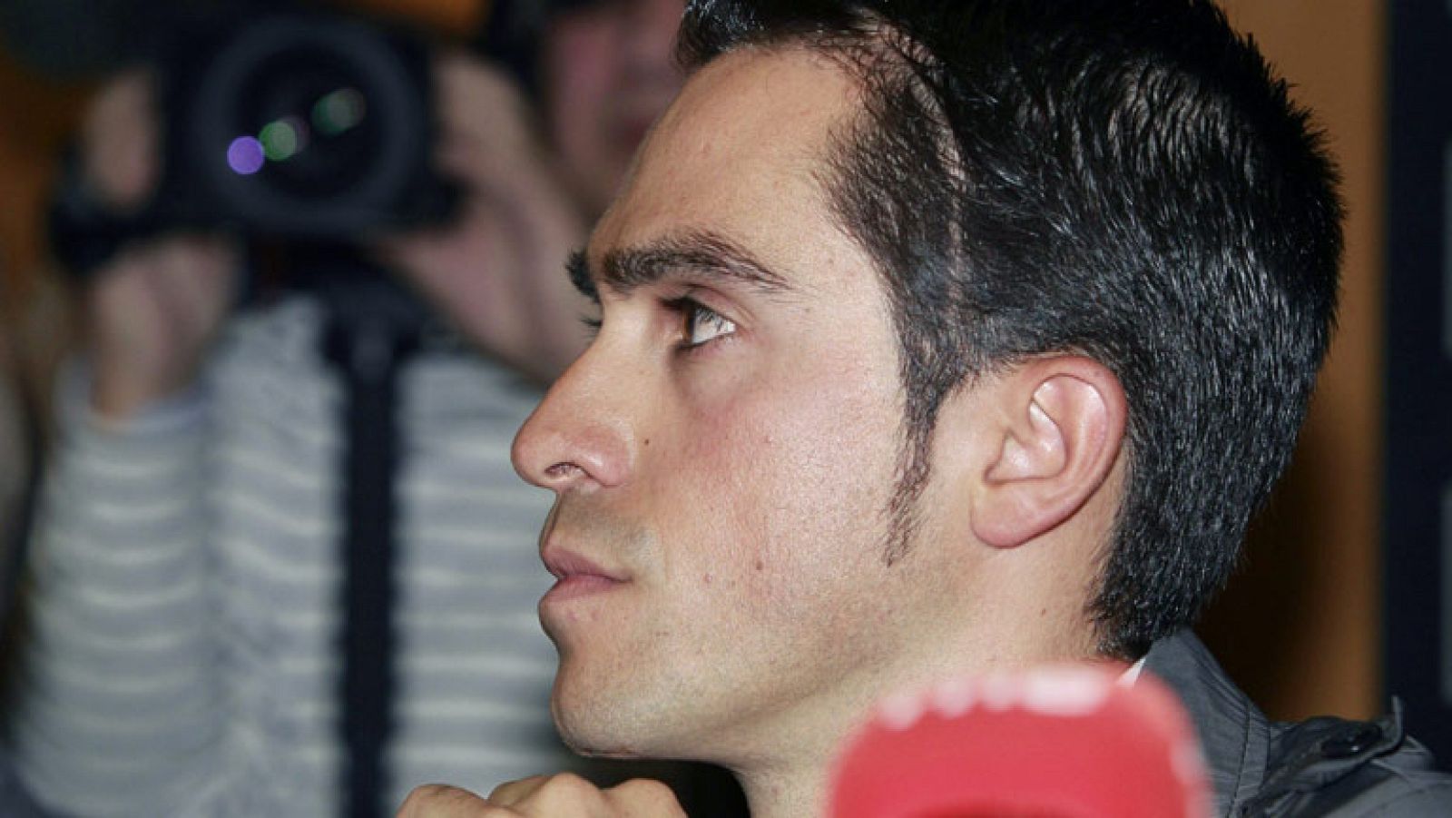 El español Alberto Contador, que el lunes fue sancionado con dos años de suspensión por dopaje, ha afirmado hoy que seguirá en el ciclismo "plenamente" y que con la sentencia del Tribunal de Arbitraje Deportivo (TAS) en la mano el sentimiento que le