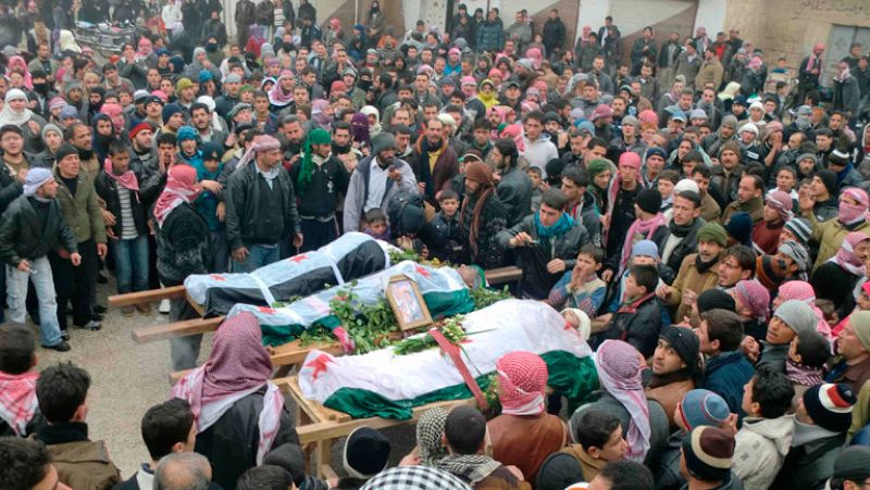 El Ejército sirio continúa bombardeando Homs a pesar del intento ruso de detener la violencia