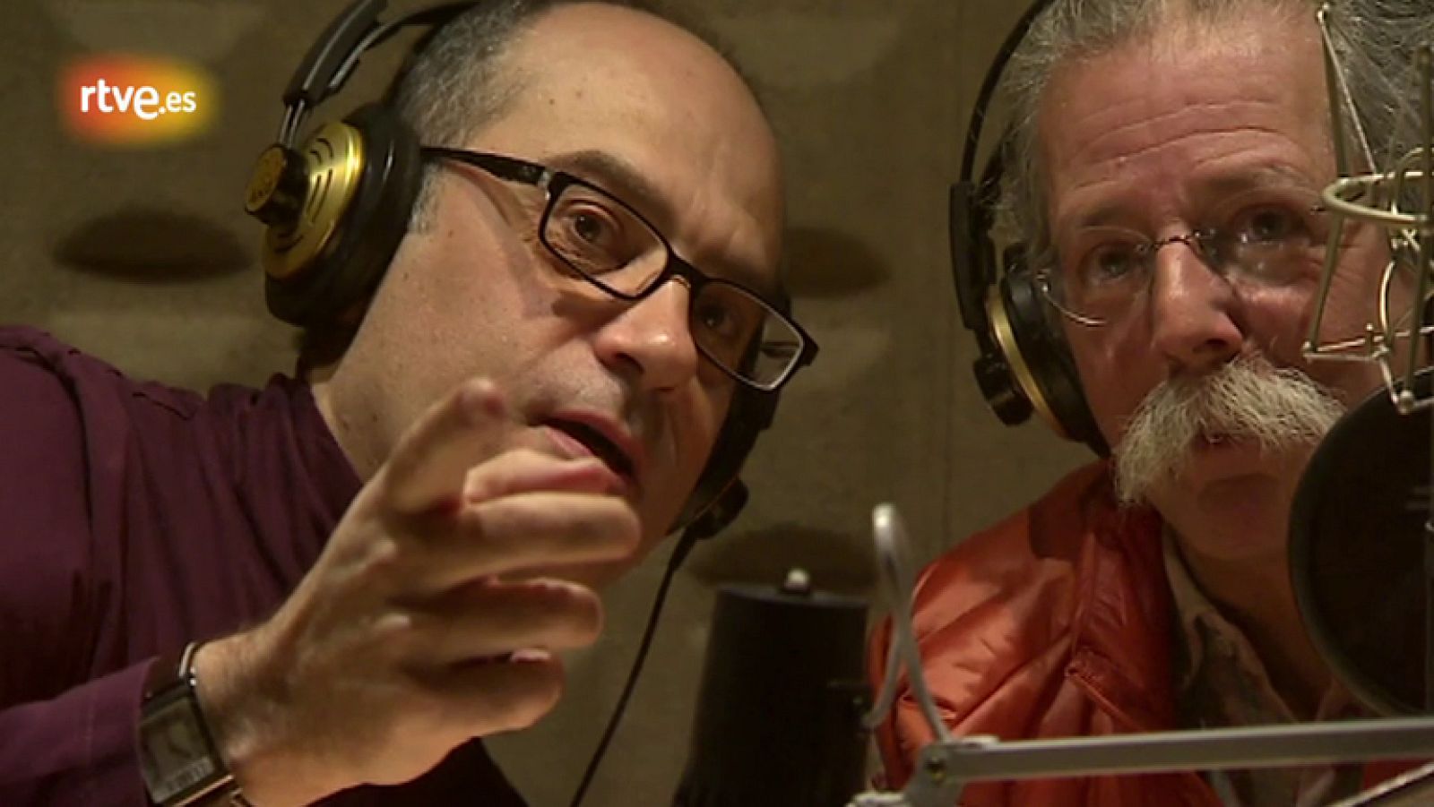 Presentando "El ojo en la noticia" en Ràdio 4 - El ojo en la noticia | Ver