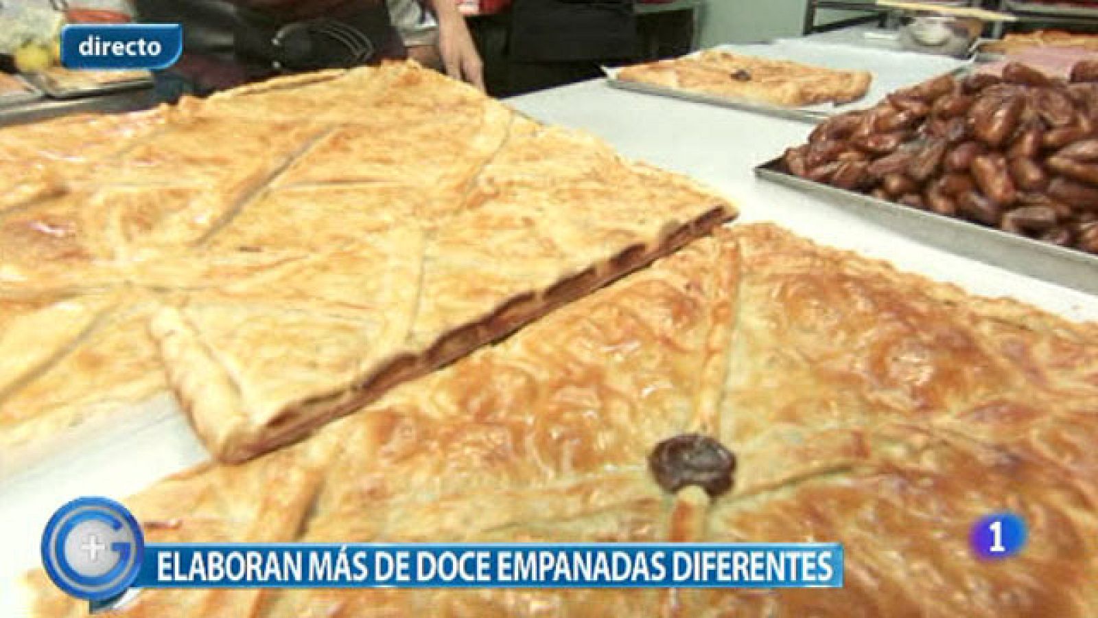 Aprendemos a hacer una empanada con una vecina de  Chiclana