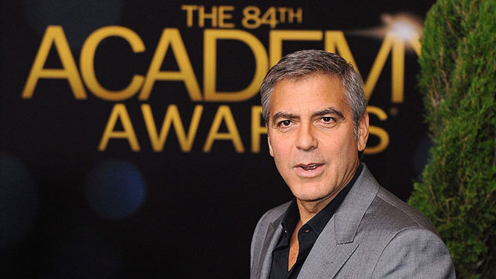 Brad Pitt y George Clooney bromean en la comida de los candidatos a los Oscar