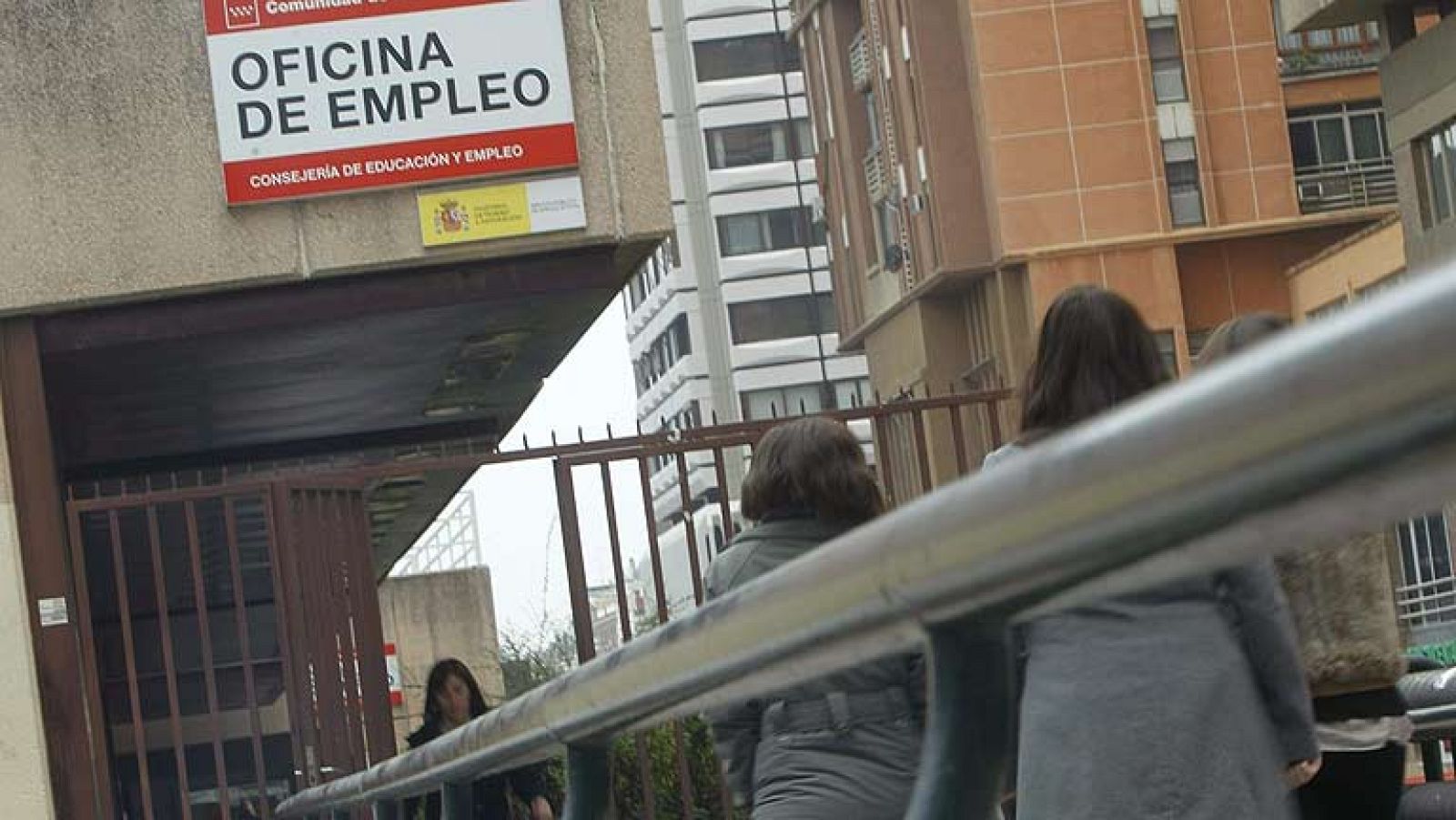 Las dificultades de volver a encontrar empleo con más de 45 años - La tarde en 24h | Ver