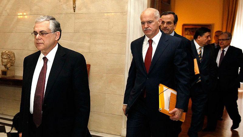 La falta de un acuerdo definitivo en Atenas sobre las condiciones de la Troika, pone una nota de incertidumbre a la reunión del Eurogrupo convocada para esta tarde.