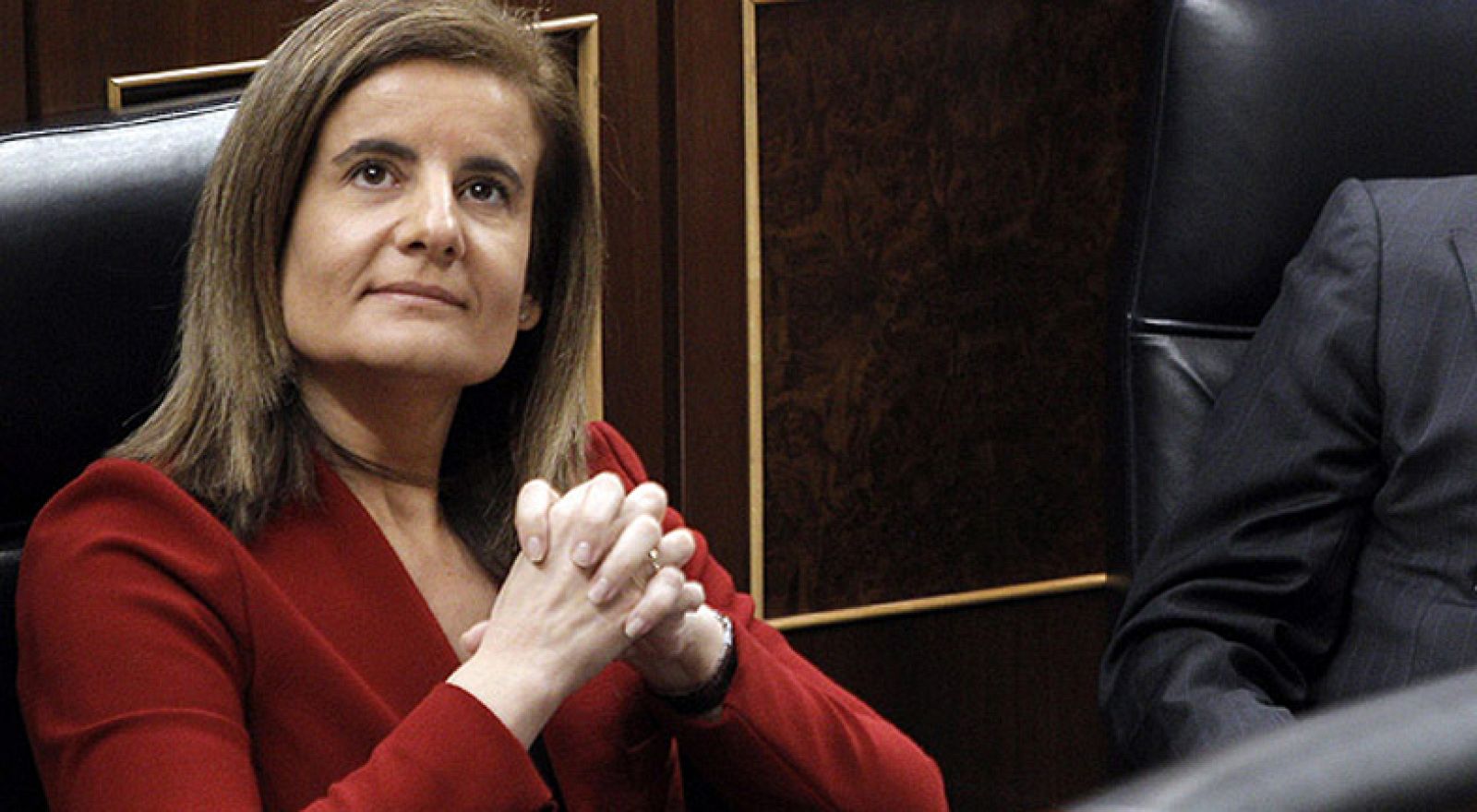 El Consejo de ministros aprueba este viernes la reforma laboral que simplificará los modelos de contrato, con una indemnización para los indefinidos que podría ser de 33 días.