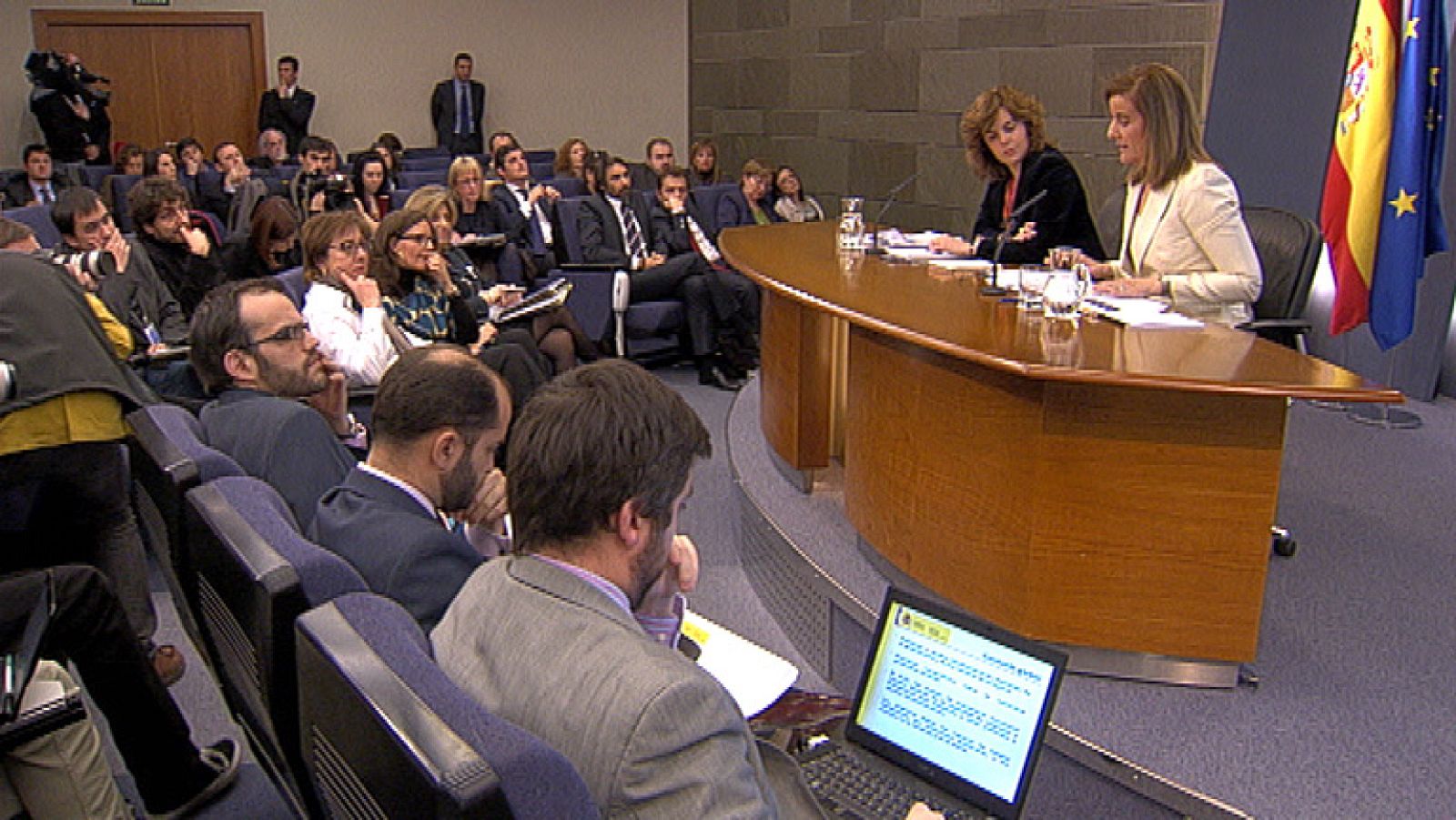 Telediario 1 en cuatro minutos - 10/02/12