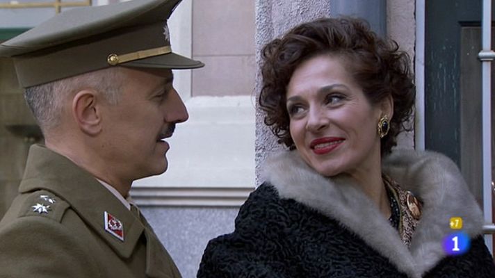 Amar en tiempos revueltos - Angélica, a la conquista de Eugenio