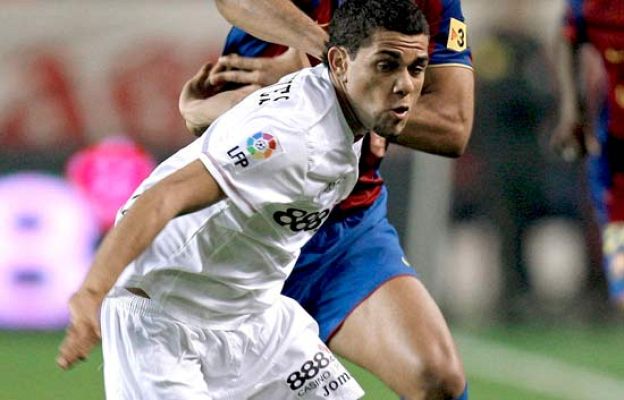  - Daniel Alves, al Barça