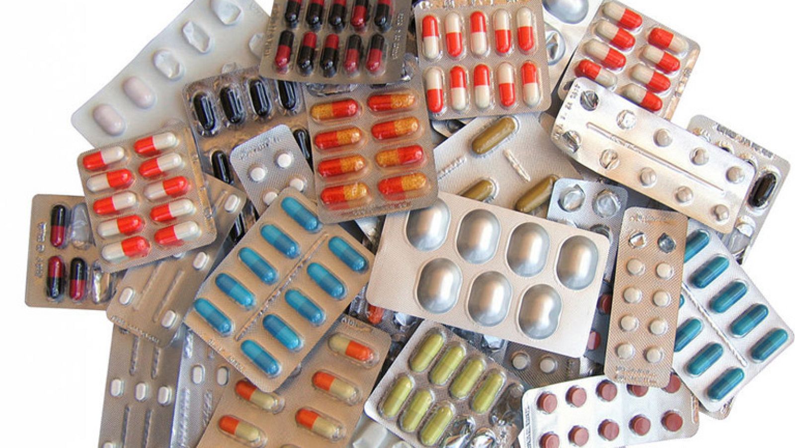 Sanidad estima la deuda a la industria farmacéutica en 15.000 millones de euros