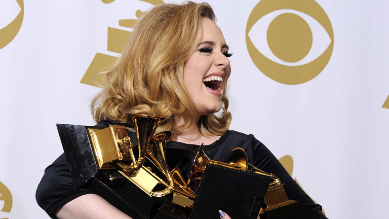 Adele y Witney Houston claras protagonistas de la gala de los Grammy