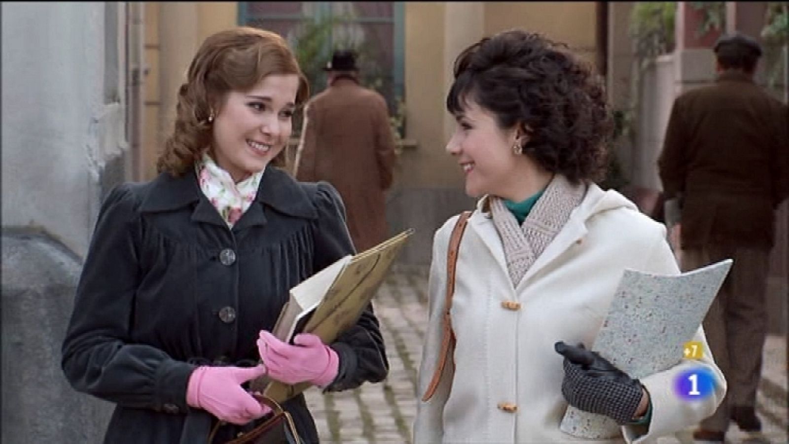 Amar en tiempos revueltos - T7 - Capítulo 112  - Rocío cree que a Cecilia le falta poco para volver a casa y reconciliarse con su padre, pero alguien ha de dar el primer paso - Ver ahora