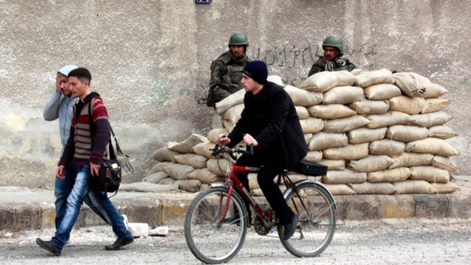 Ban ve indicios de crímenes contra la humanidad en Siria y pide el fin de los bombardeos