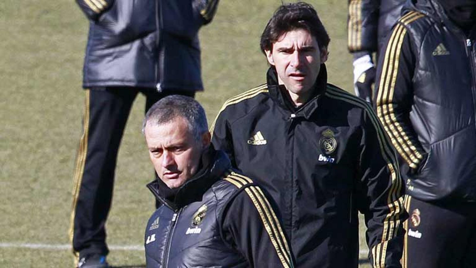 El Real Madrid, de momento, solo mira a sus inminentes compromisos, la visita a Moscú para la Champions del martes o el partido liguero frente al Racing de este sábado. Un compromiso que no se toma nadie a la ligera. Los cántabros solo han perdido un