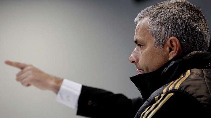 Telediario 1 - Mourinho: "No pienso en pasillos en el Camp Nou ni en tonterías"
