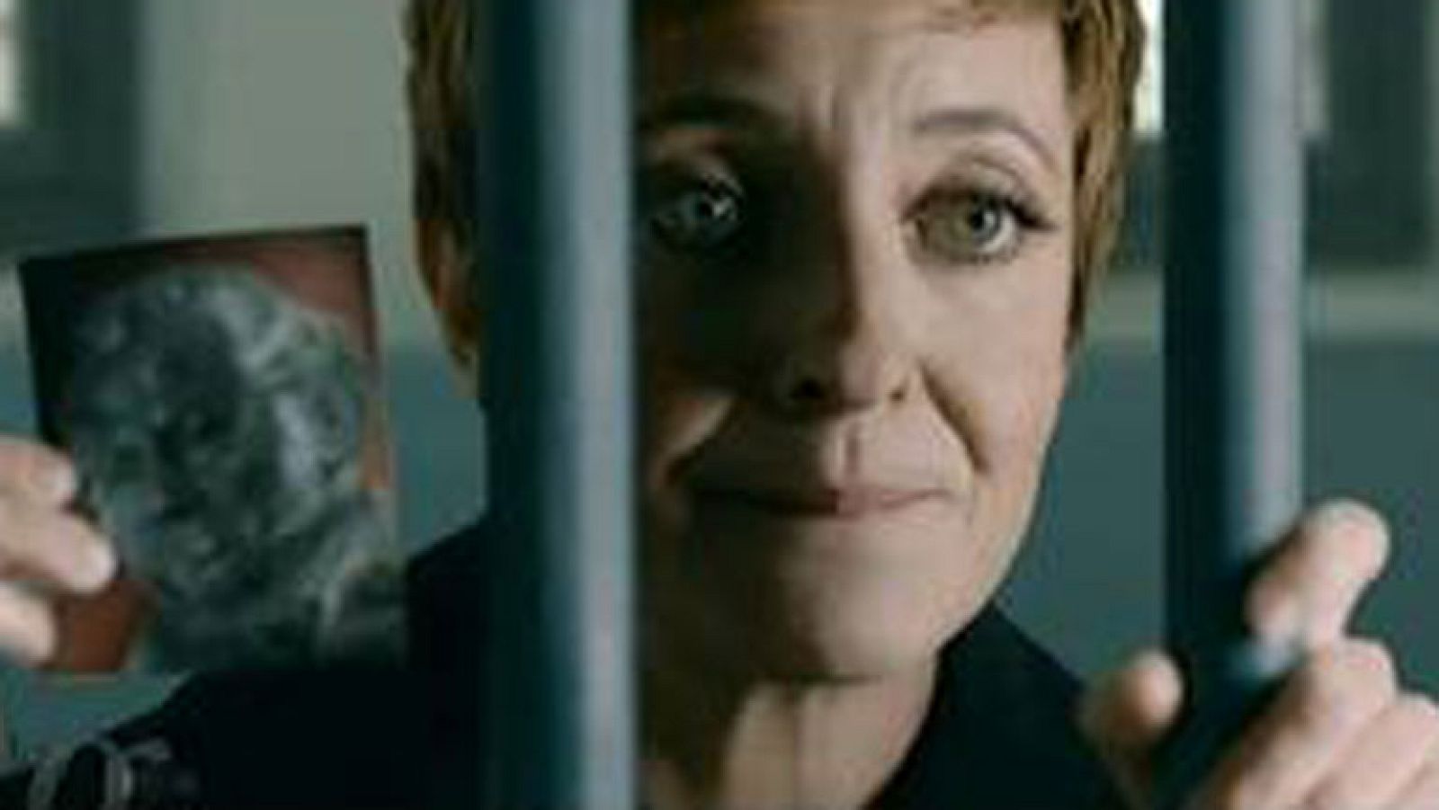 Sketch de Eva Hache en 'La voz dormida' | Ver