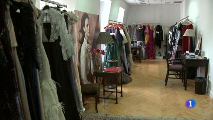 +Gente - Un estilista ayuda a los actores