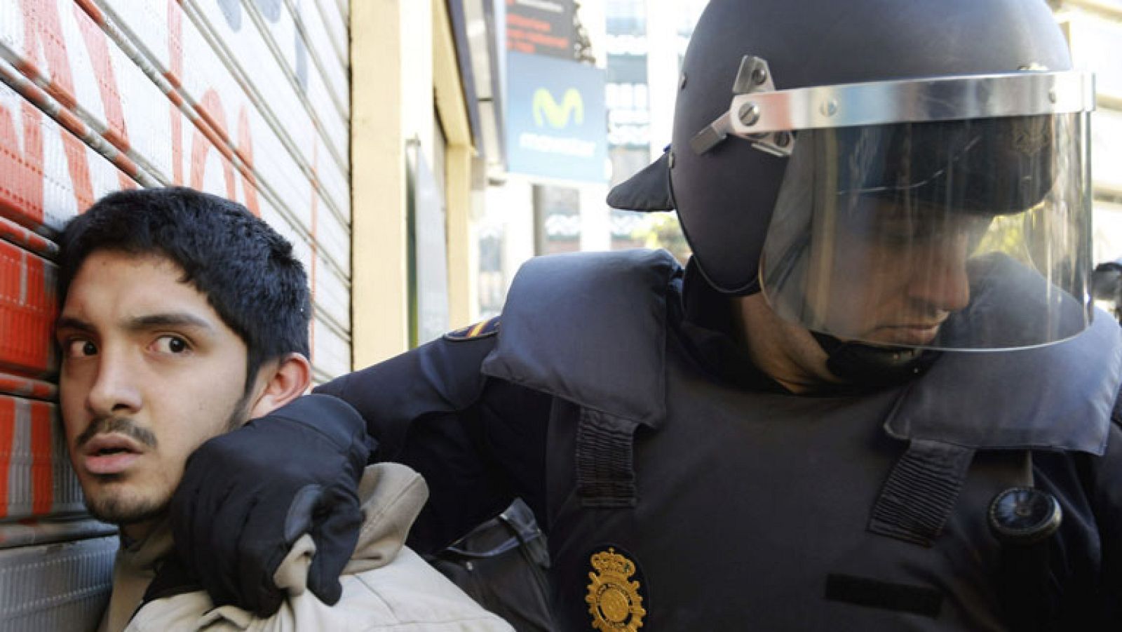 10 detenidos, tres de ellos menores, en una nueva jornada de protestas en Valencia - Informativo 24h | Ver