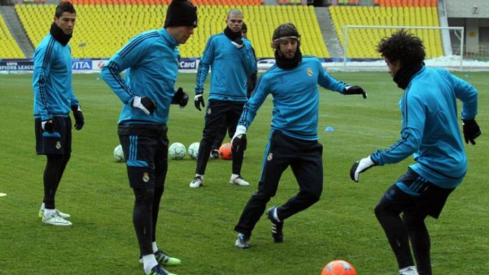 Telediario 1 - El Madrid se reta con el frío CSKA