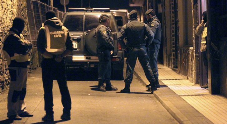 Telediario 1 - Detenidos dos presuntos miembros de ETA no fichados por la policía en Andoain