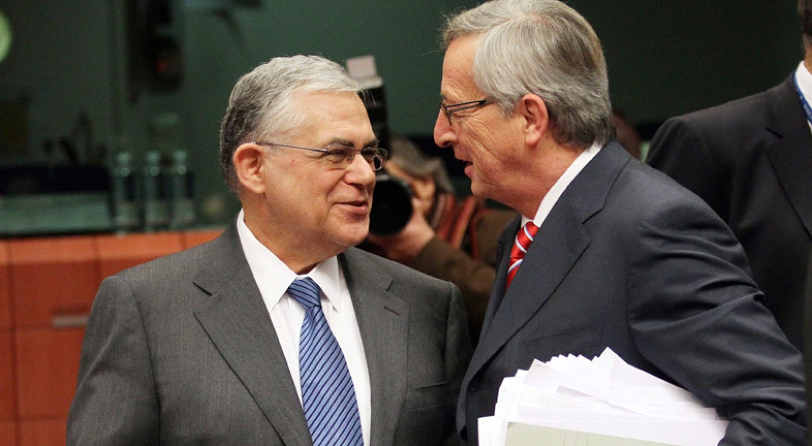 Telediario matinal en 4 minutos - 21/02712