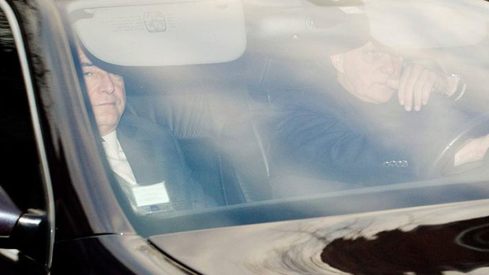 Informativo 24h - Strauss-Kahn declara bajo arresto sobre por su presunta implicación en una red de prostitución