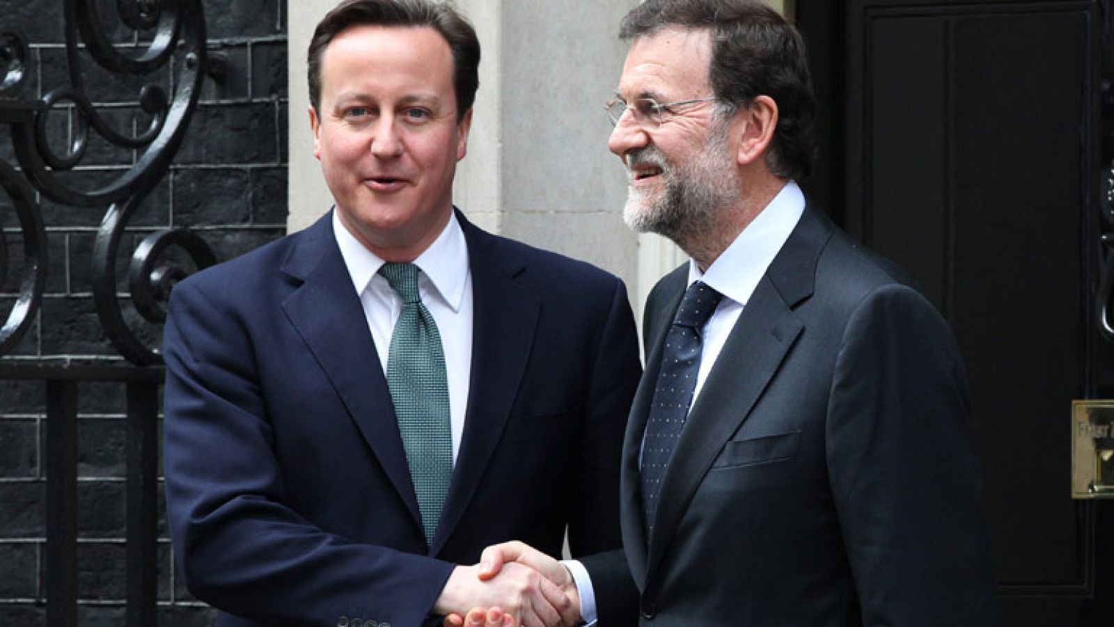 Cameron recibe a Rajoy en Downing Street con Gibraltar como principal escollo bilateral