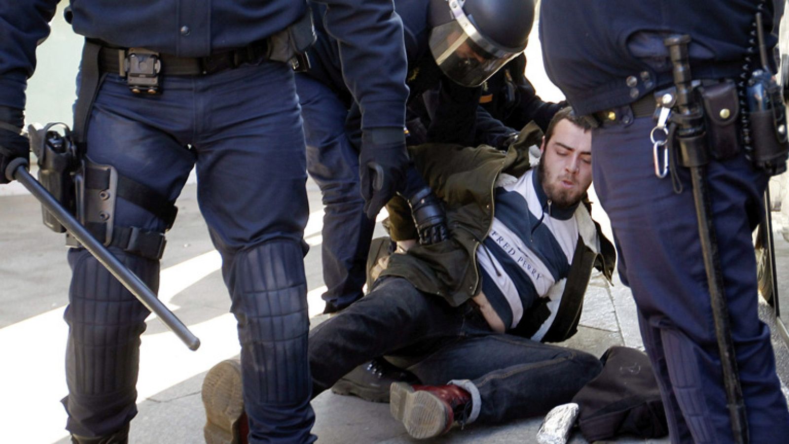 Telediario 1 en cuatro minutos - 21/02/12