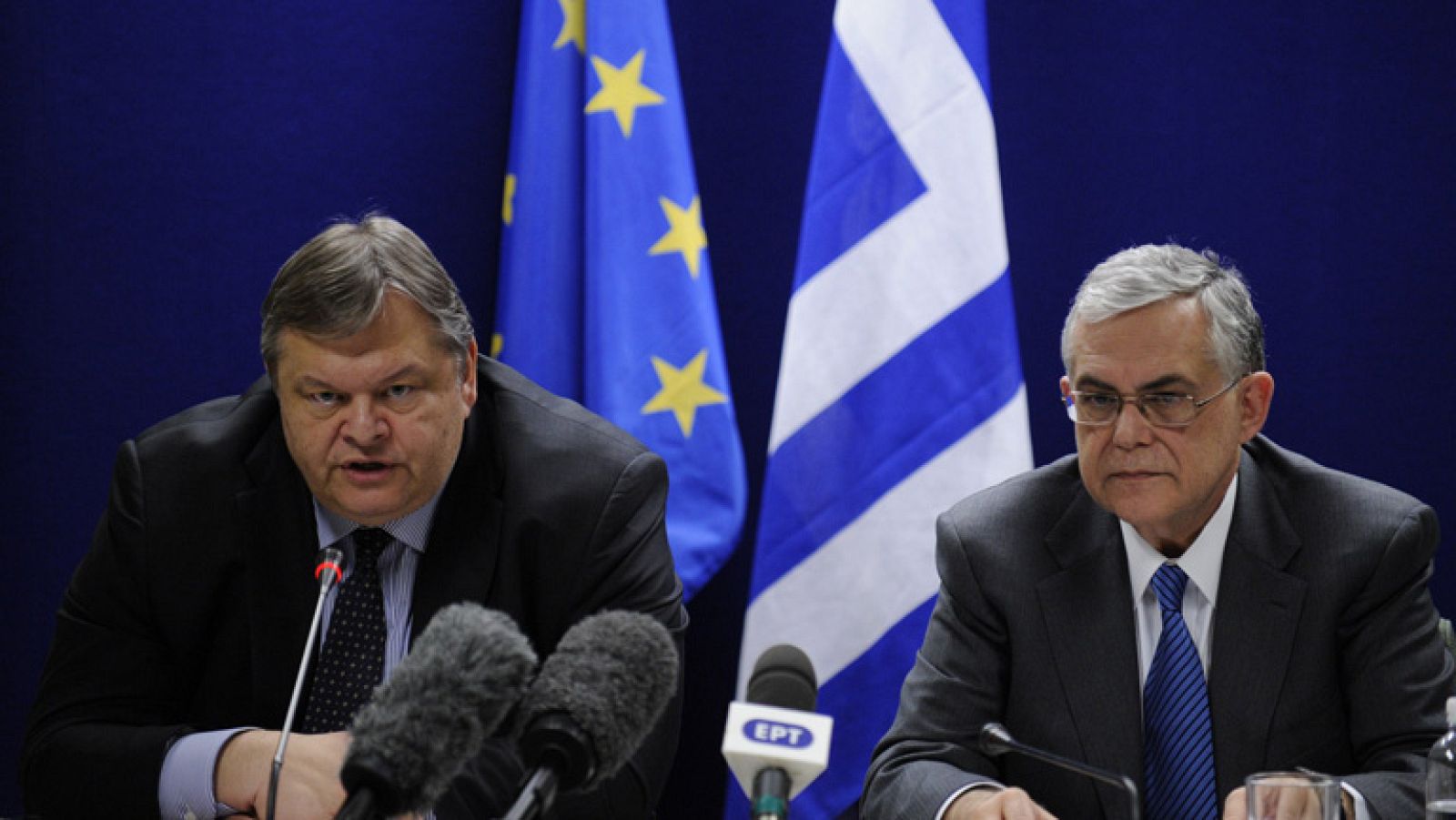 Lukas Papadimos ha calificado el acuerdo de histórico