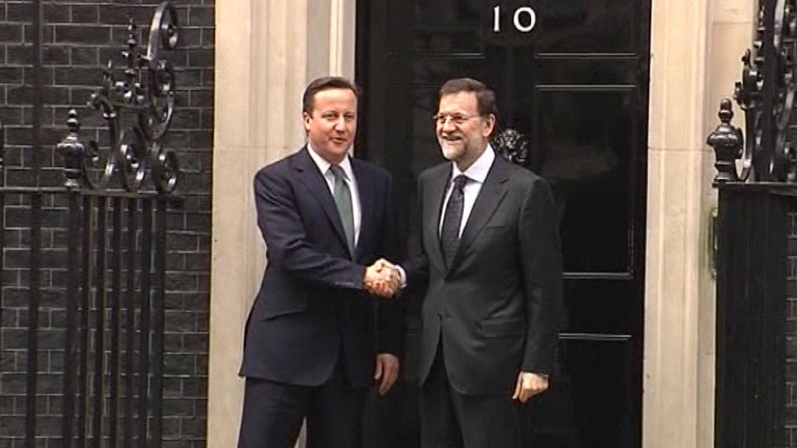 Primer encuentro entre Mariano Rajoy y David Cameron