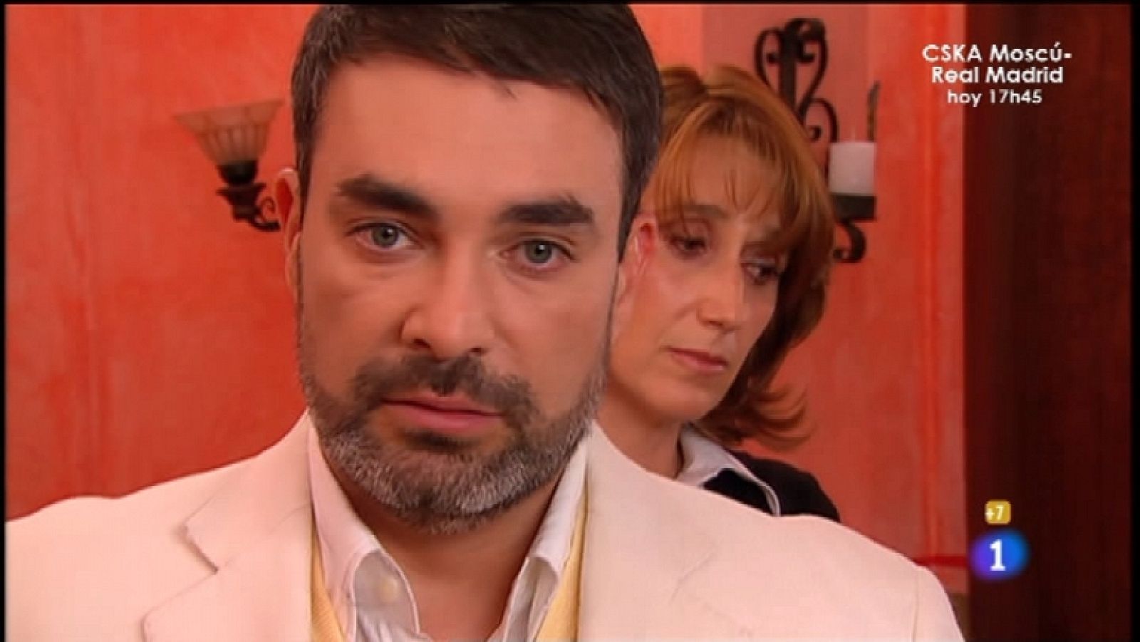 Cielo rojo - Capítulo 29 - Alma se presenta en casa de Doña Loreto para recuperar a su hija - Ver ahora