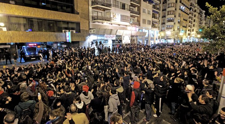 Telediario 1 - Telediario matinal en 4' - 22/02/12