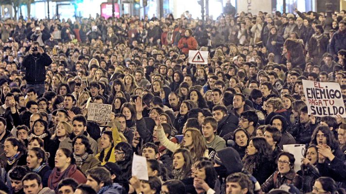Telediario 1 - Estudiantes y padres califican de desproporcionada la actuación policial