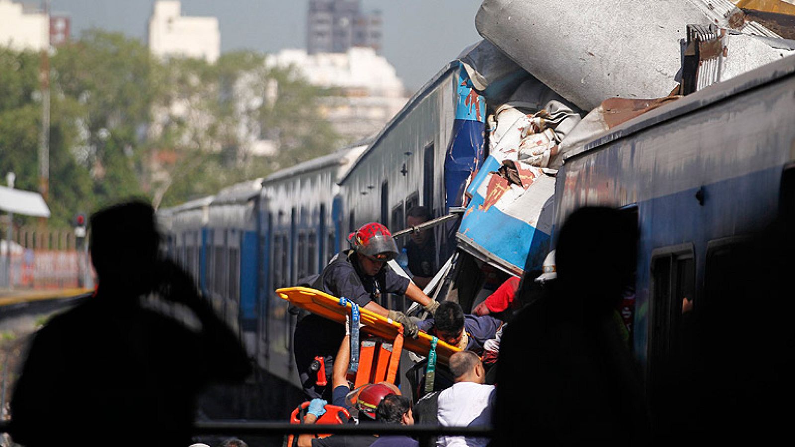 En Buenos Aires, más de trescientas personas están heridas en un accidente de tren