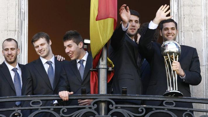 Telediario 1 - Baño de madridismo para la Copa de baloncesto