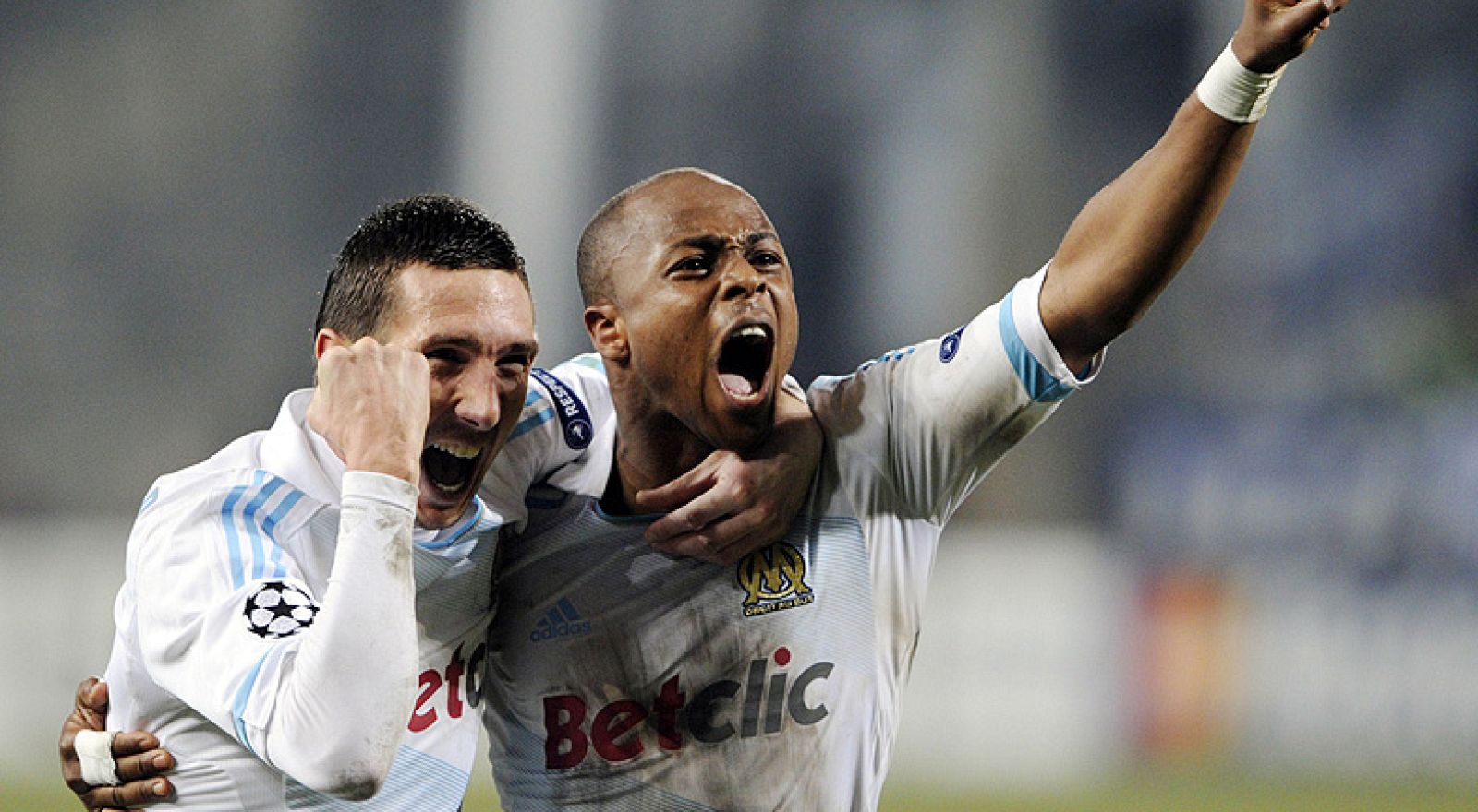 El jugador del Marsella Ayew sorprendió al Inter de Milan en el últimos suspiro del partido de octavos de final en el Velodrome.