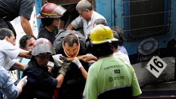Telediario 1 - 50 muertos y 675 heridos en el accidente de tren de Buenos Aires